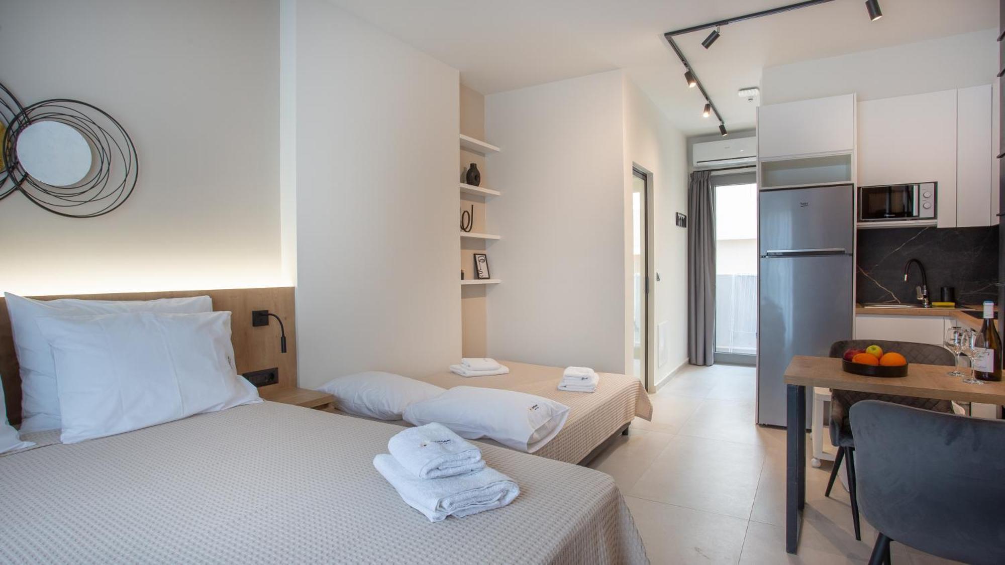 Sunflower Smartliving Suites Ираклио Екстериор снимка