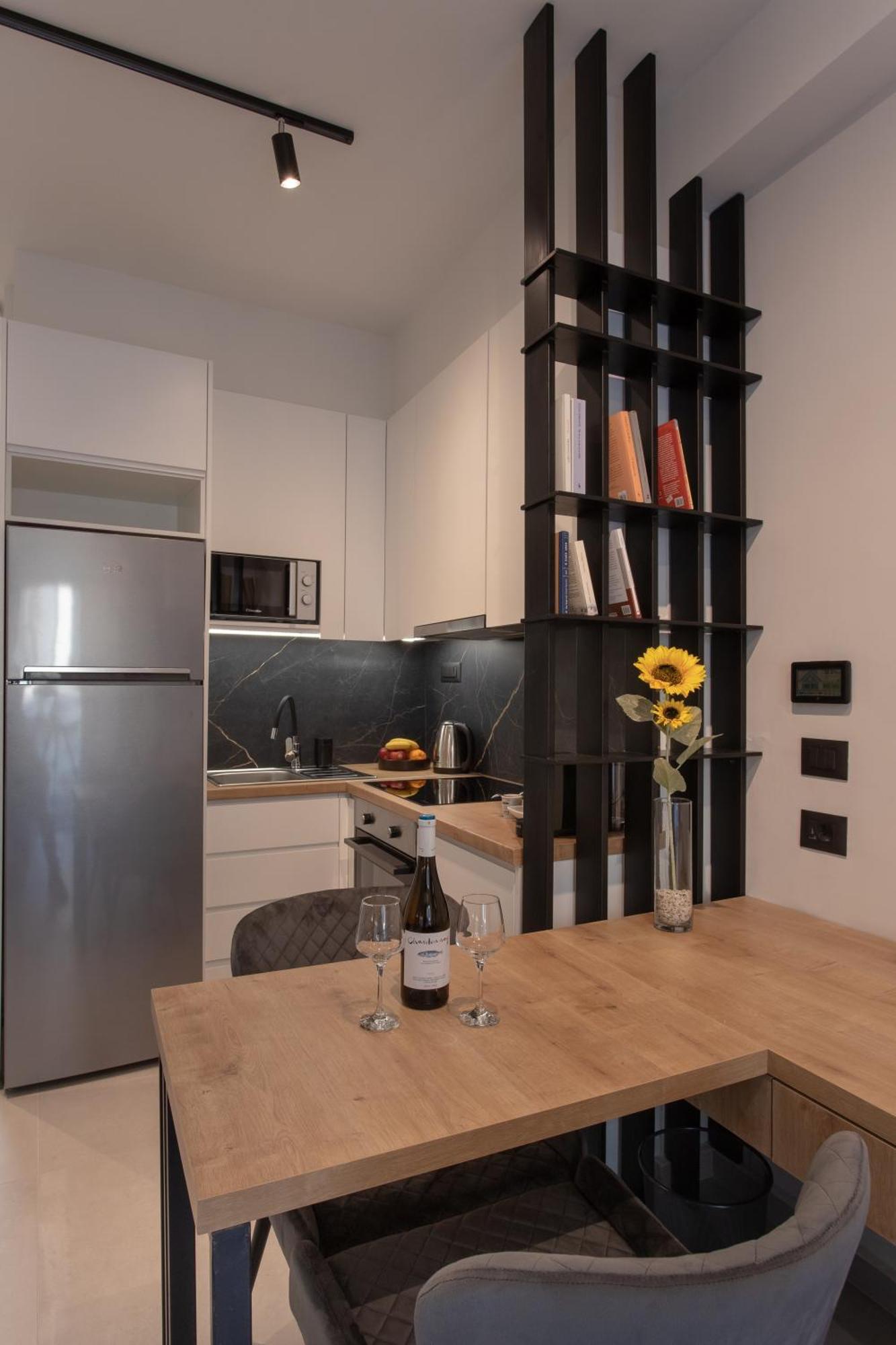 Sunflower Smartliving Suites Ираклио Екстериор снимка
