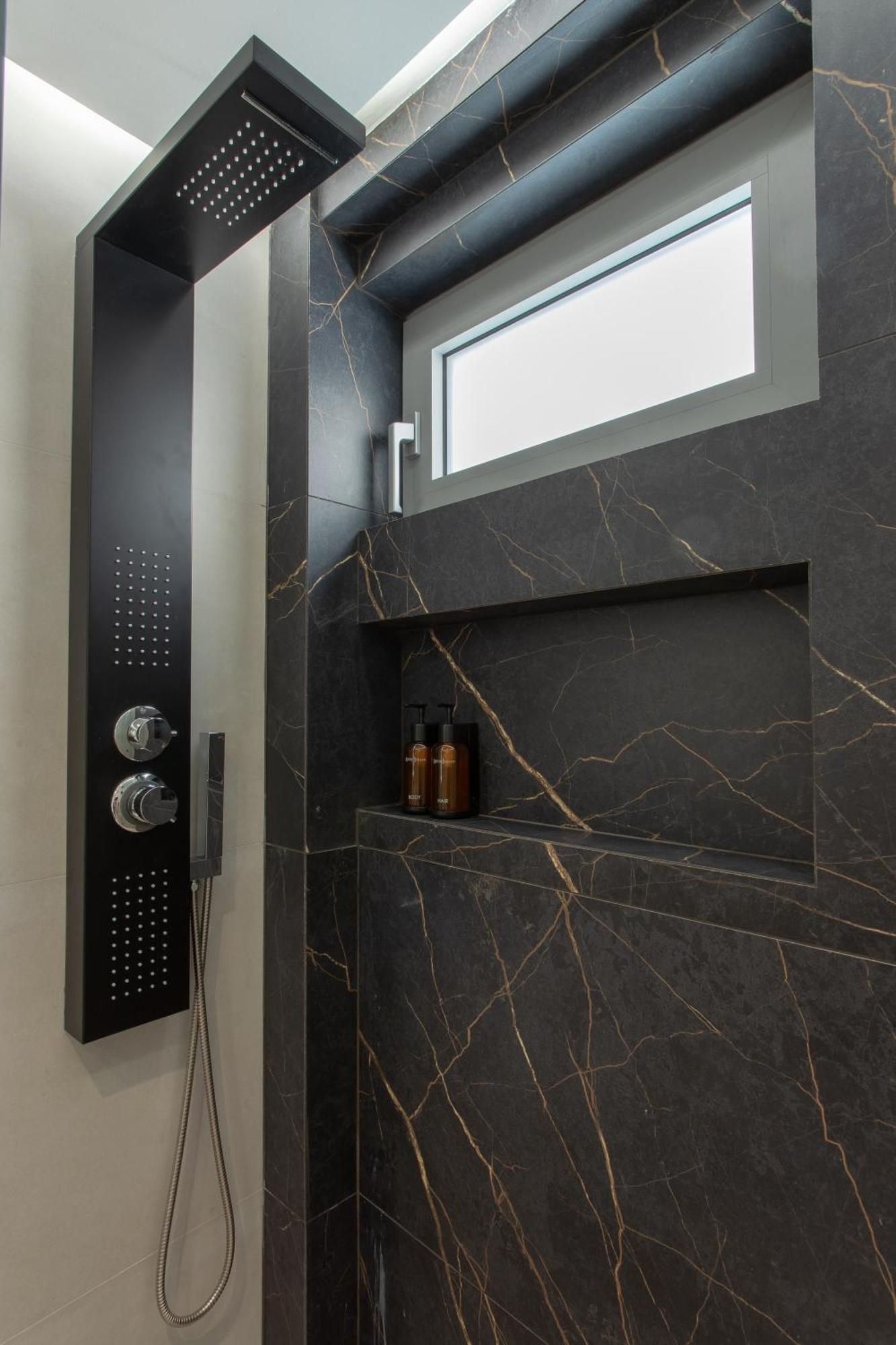 Sunflower Smartliving Suites Ираклио Екстериор снимка