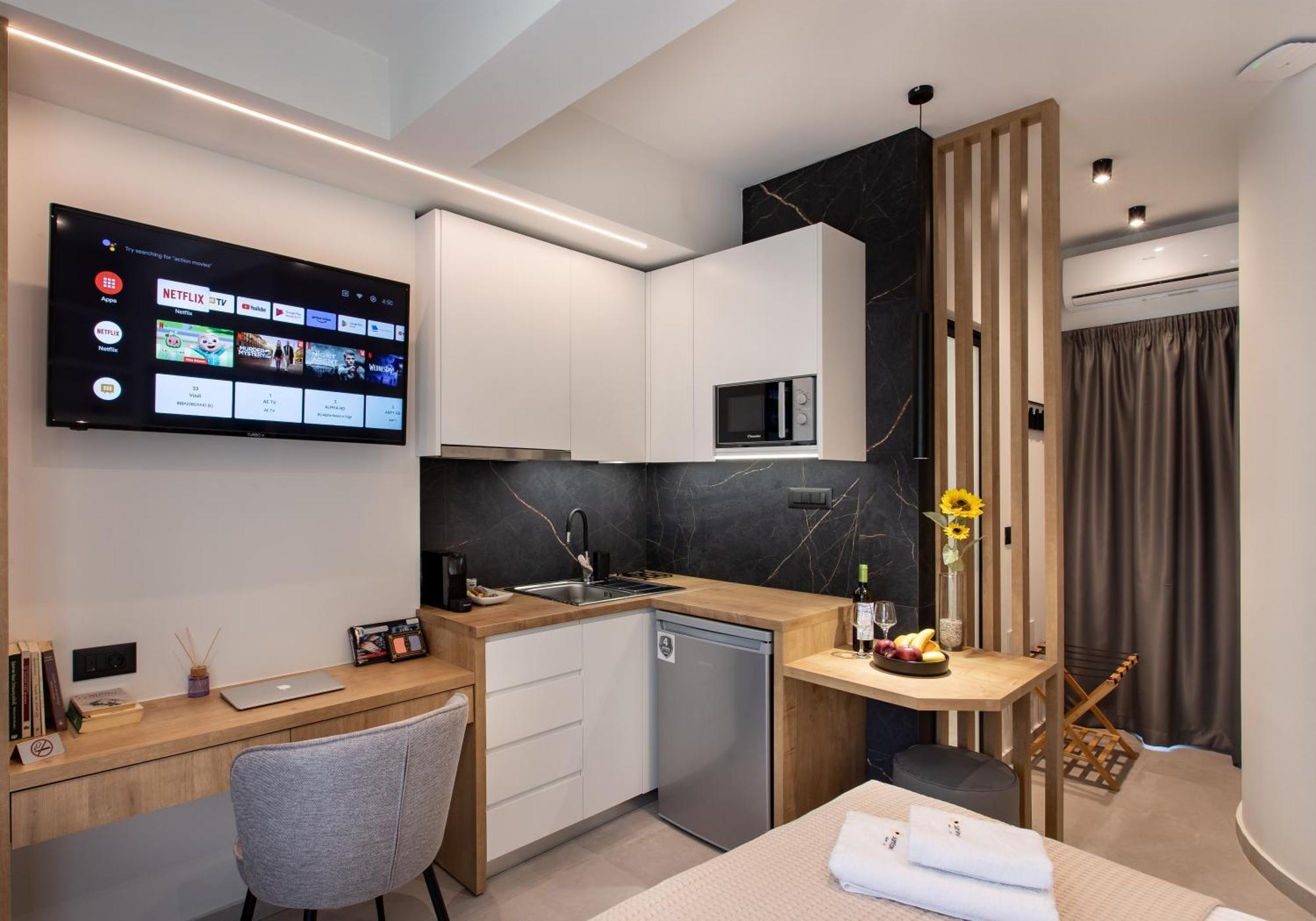 Sunflower Smartliving Suites Ираклио Екстериор снимка
