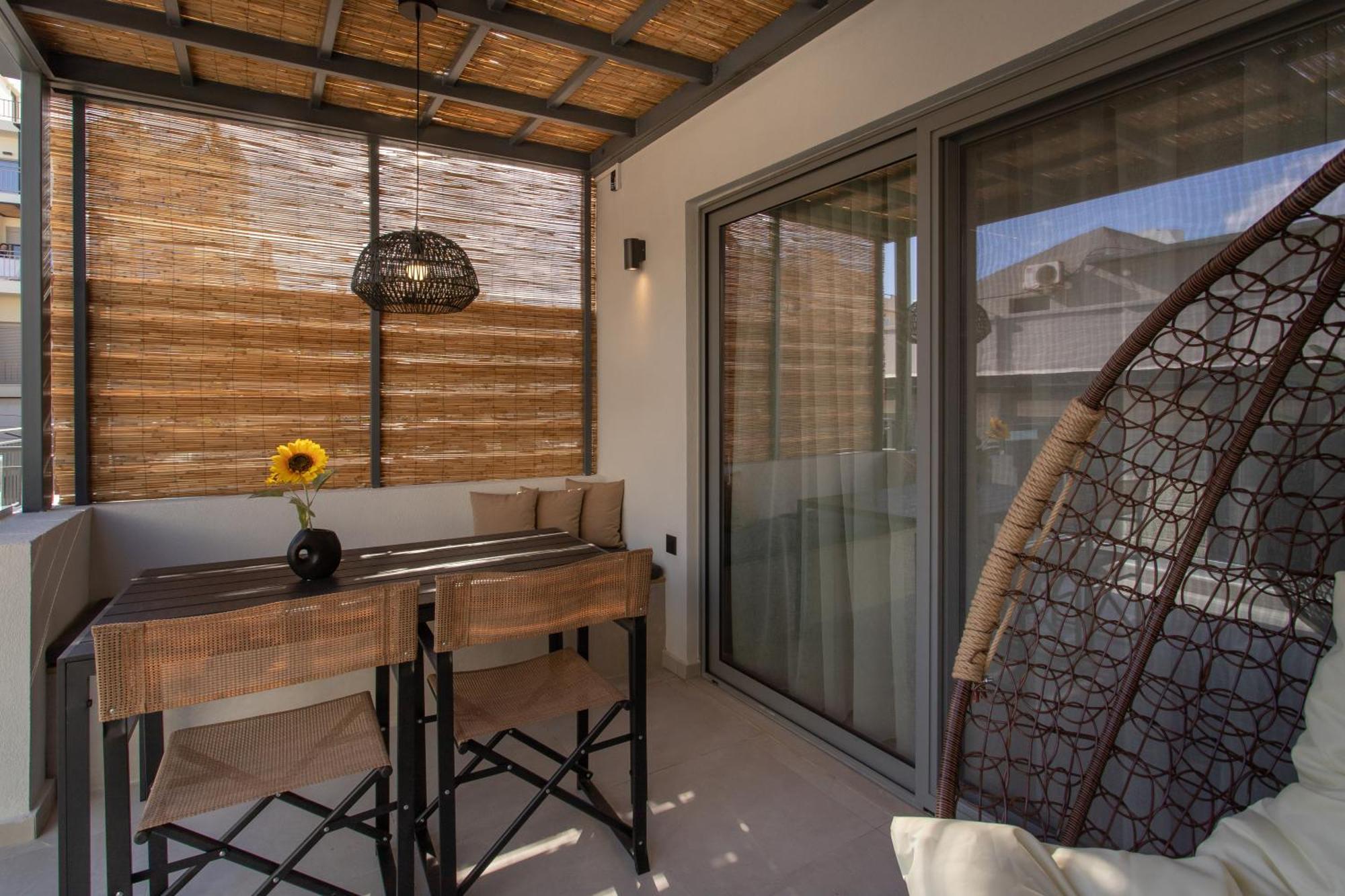 Sunflower Smartliving Suites Ираклио Екстериор снимка